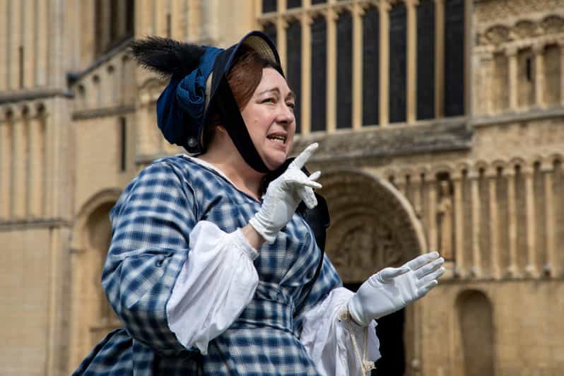 Rochester, Kent: Costumed Guided Tour - Almshouses, gates, and the cathedral quarter