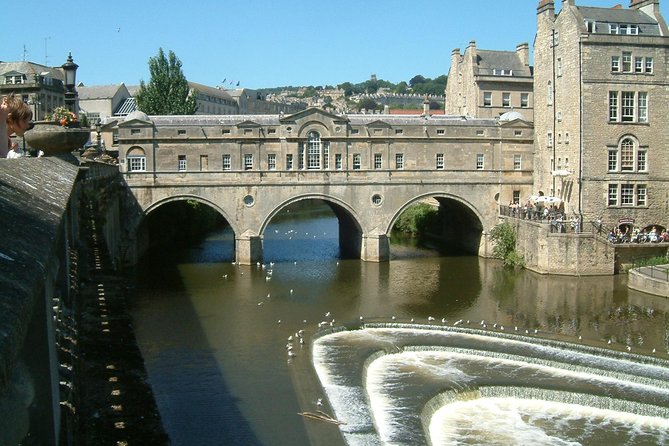 Roman Baths and Bath City Walking Tour - Guide style and group atmosphere