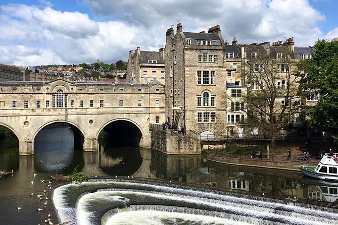 Roman Baths Entry and Walking Tour with Blue Badge Tour Guide - Bath Abbey is the walk’s central conclusion