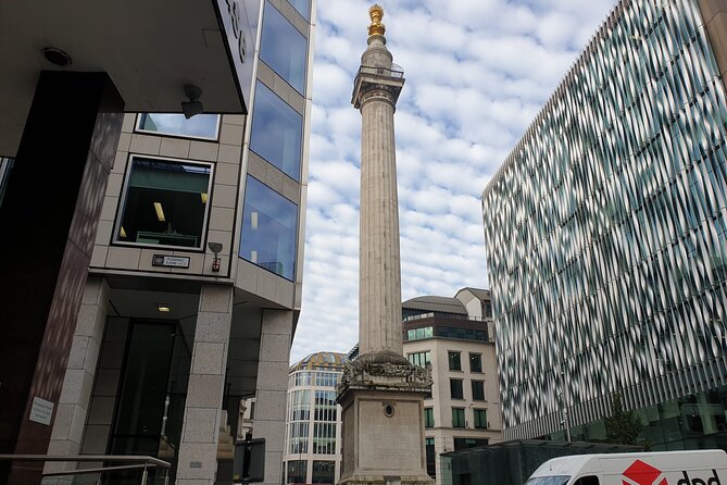 Roman Ruins to Blitz Bombings: A Walking Tour of London's Fiery History - The Monument and the Great Fire of 1666