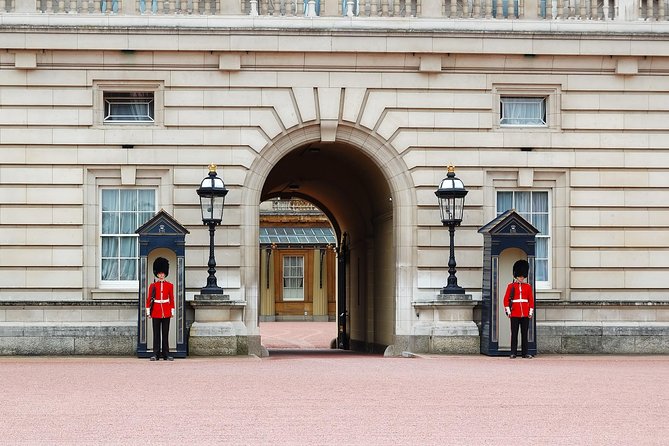 Royal London Guided Sightseeing Tour and Thames River Cruise - Why this tour works for a first London morning