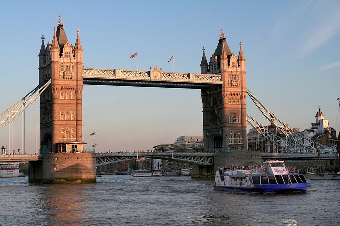 Royal London Guided Sightseeing Tour and Thames River Cruise - Guide quality and the role of commentary
