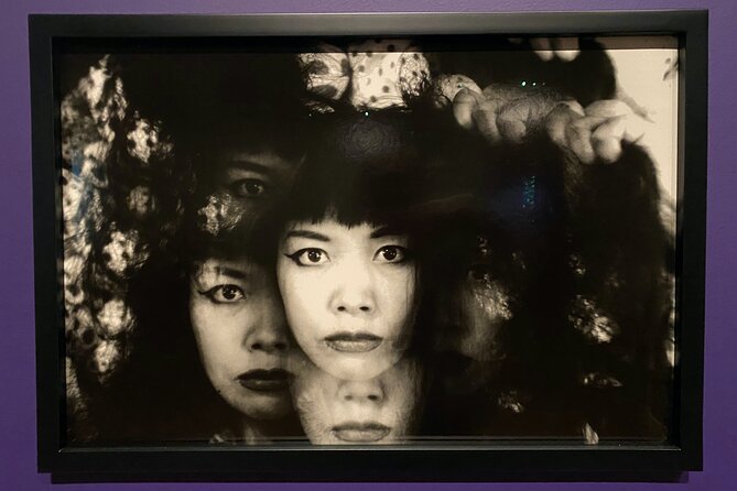 See Tate Modern with an Art Historian in London - Julia and Rosa: what the guide style is like