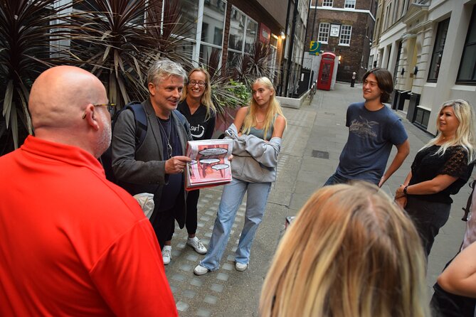 Serial Killers: The Blood and Tears London Walk Tour - Declan’s storytelling style