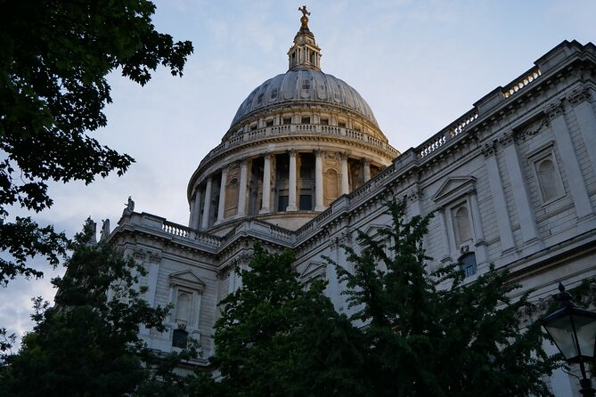 Shakespeare's Walking Tour in London - Crossing the Thames Toward the Globe