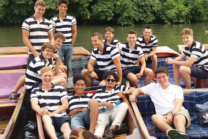 Shared Guided Punting Tour of Cambridge - College gardens and the Backs
