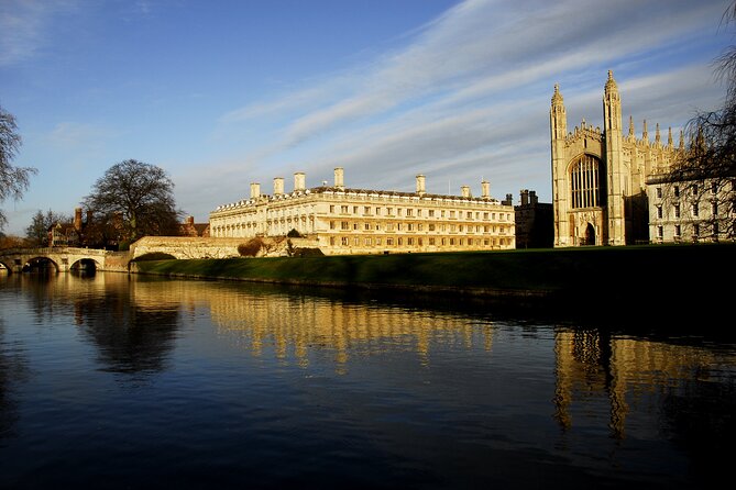 Shared Guided Punting Tour of Cambridge - The oldest riverside college and its chapel view