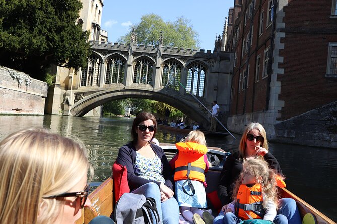Shared Punt Tour - Cambridge - Why the River Cam is the right place to see Cambridge