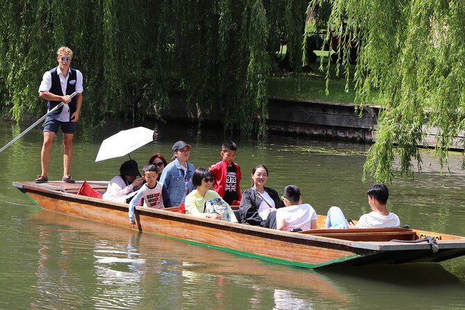 Shared Punt Tour - Cambridge - Clare College and Clare Bridge