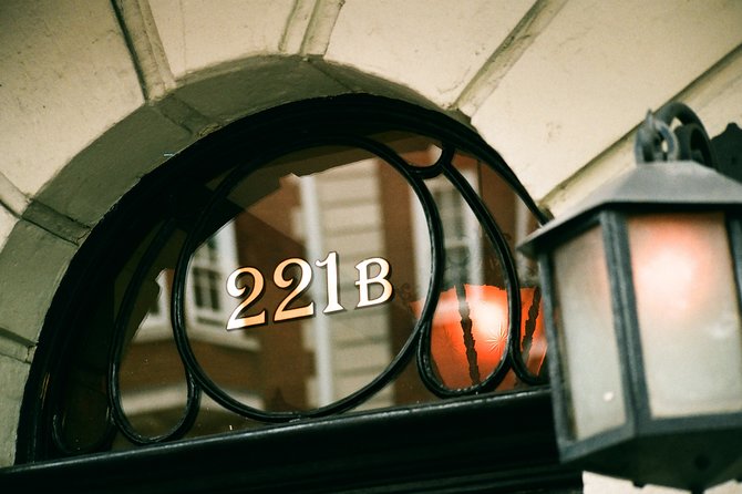 Sherlock Holmes Old London - Very Small Group Walking Tour - Scotland Yard and the Victorian police world