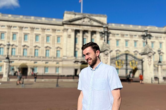 Sightseeing tour of London - in clear, slow English - Buckingham Palace and the limits of royal power