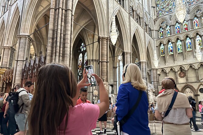 Skip-the-line London Westminster Abbey and City of Westminster Kid-Friendly Tour - Is $335.95 per person a fair price?