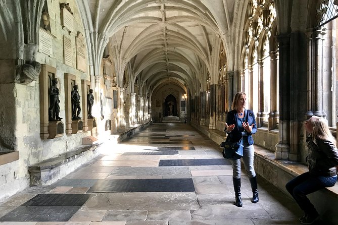 Skip the Line Parliament & Westminster Abbey Fully-Guided Tour - What the guides add