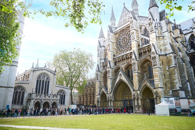 Skip the Line Tower of London & Westminster Tour and River Cruise - Starting at Parliament Square and Big Ben