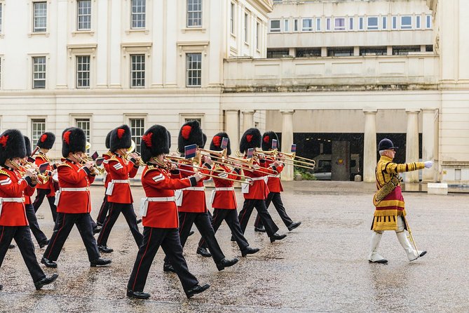 Skip the Line Westminster Abbey & Changing of The Guard Tour - Wellington Barracks and the guard preparations