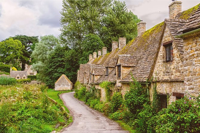 Small Group Cotswolds Villages, Stratford and Oxford Day Tour from London - One big English day from London