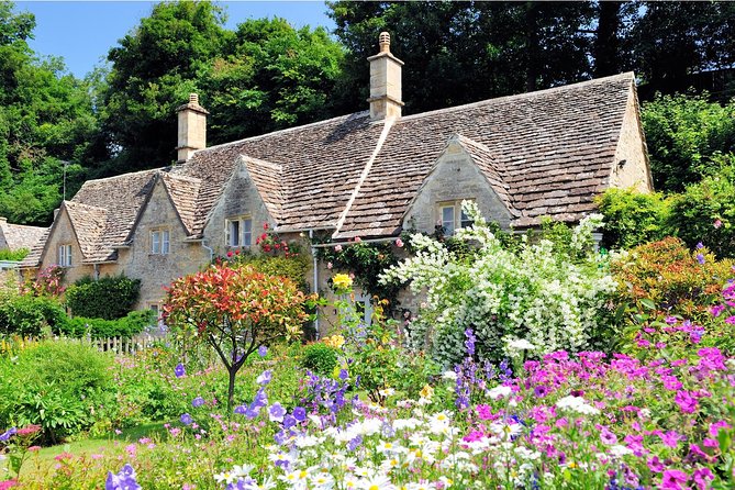 Small Group Cotswolds Villages, Stratford and Oxford Day Tour from London - Oxford’s university quarter late in the day