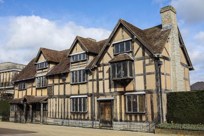 Small Group Cotswolds Villages, Stratford and Oxford Day Tour from London - Who gets the most value from this tour