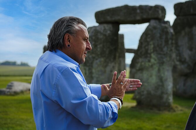 Small-Group Day Trip to Stonehenge, Bath and Windsor from London - A minicoach matters on a day this long