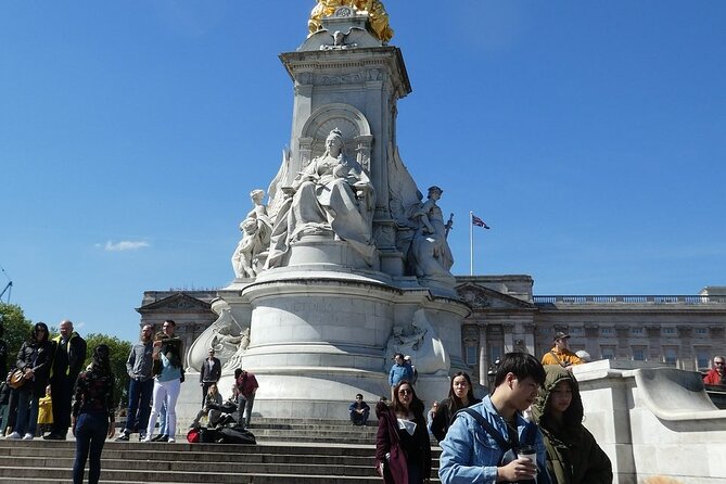 Small-Group London's Best Sights Walking Tour, Kids Join Free! - Buckingham Palace and the royal route