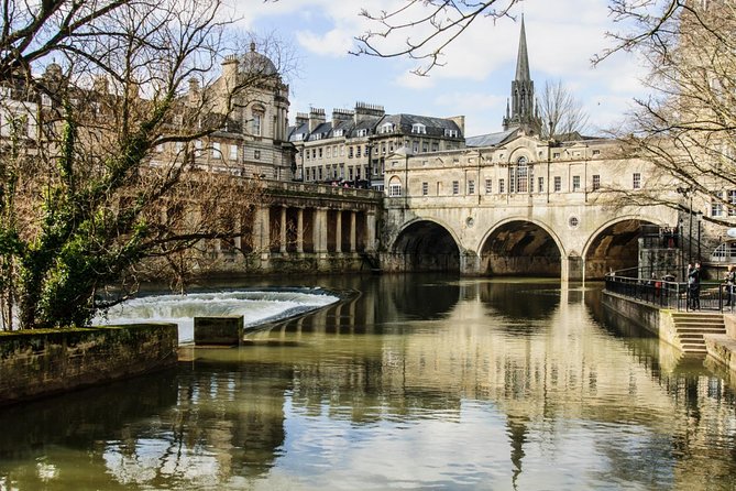 Small Group Stonehenge, Bath and Secret Place Tour from London - Guides make a long day easier