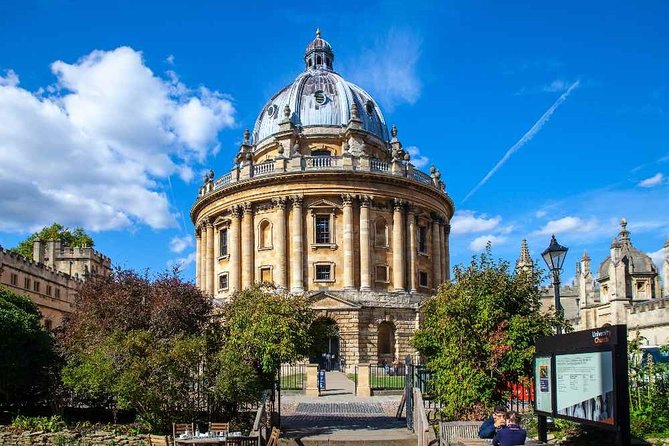 Social Distancing Specialised Oxford University Walking Tour With Student Guides - Christ Church, Oxford’s grand finale