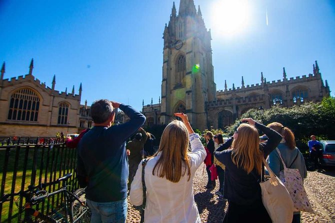 Social Distancing Specialised Oxford University Walking Tour With Student Guides - Science, books, and the Bodleian Library