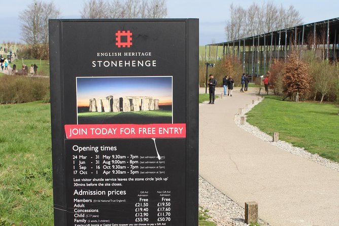Southampton Cruise port to London Via Stonehenge & Windsor castle - Stonehenge: the essential first stop