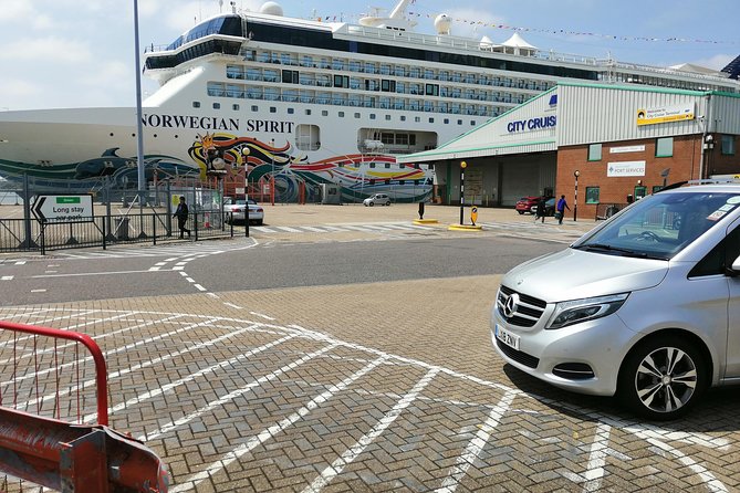 Southampton Cruise Term/ Hotel to London with Stopovers at Stonehenge & Windsor - The final run into central London