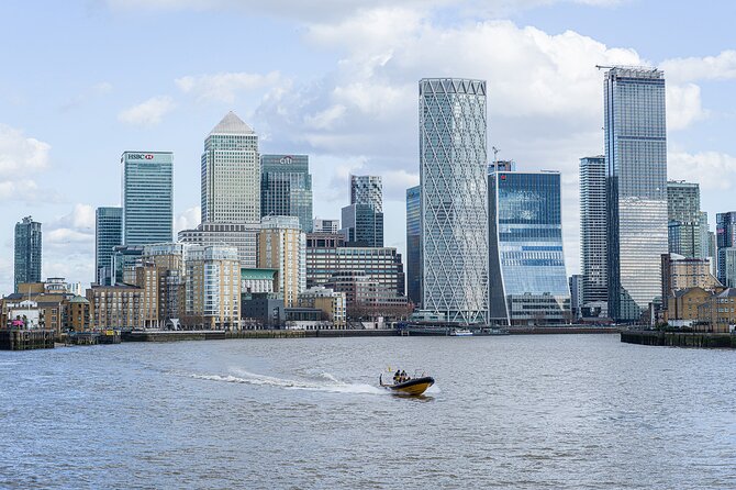 Speedboat Cruise Tour: Embankment OR Westminster Pier -70 minutes - Why a Thames speedboat is a smart way to see London