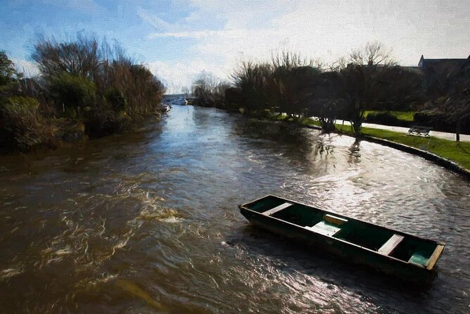 Stand-up Paddleboard SUP Safari on The River Avon For Beginners - Taking the first strokes on the River Avon