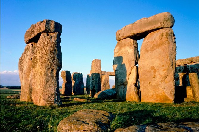 Stonehenge and Bath Day Trip from London with Optional Roman Baths Visit - Stonehenge: ancient stones and a modern visitor center