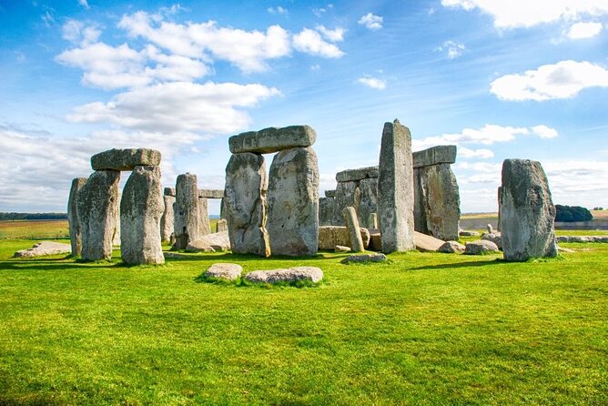 Stonehenge and Bath Guided Day Tour from London - Stonehenge: nearly two hours with the stones