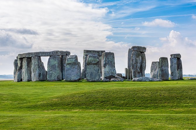 Stonehenge and Salisbury Cathedral Private Tour from Southampton - Key points to know before booking