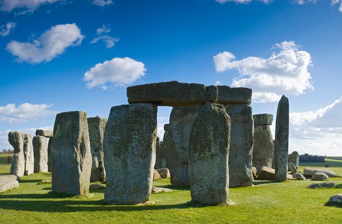 Stonehenge and The Stone Circles of Avebury Day Trip from London - Why this day trip works better than a Stonehenge-only visit