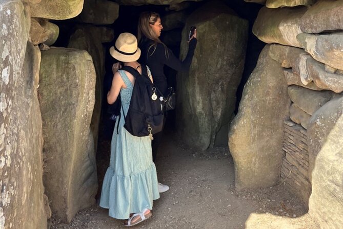 Stonehenge and The Stone Circles of Avebury Day Trip from London - Guide quality and the small-group feel