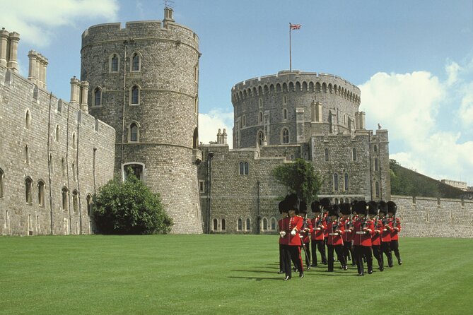 Stonehenge and Windsor from London - The guide can shape the entire day