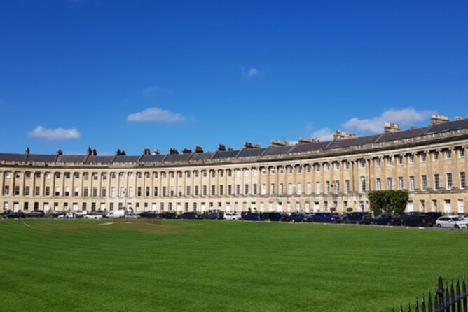 Stonehenge & Bath Private driverTours - A country pub stop between the big sights