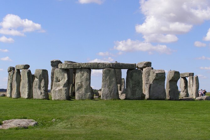Stonehenge half day tour from Southampton - Arriving at the Stonehenge visitor center