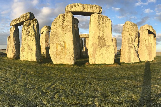 Stonehenge Private Car Tour with Driver Guide - A short stop at Woodhenge