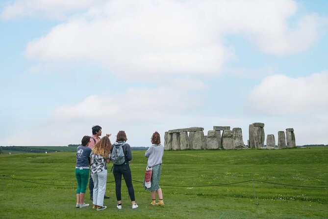 'Stonehenge & Secret England' from Bath for 2-8 curious adventurers - The nine-seater ride from central Bath