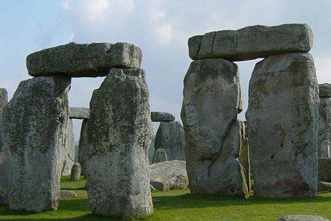 Stonehenge Shuttle Bus from London with Optional Fish & Chips - Weather, clothing, and comfort
