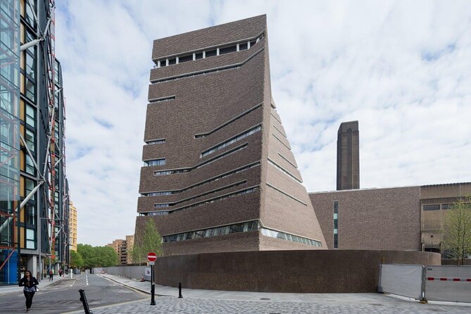 Tate Modern Official Discovery Tour - The value of a brief overview