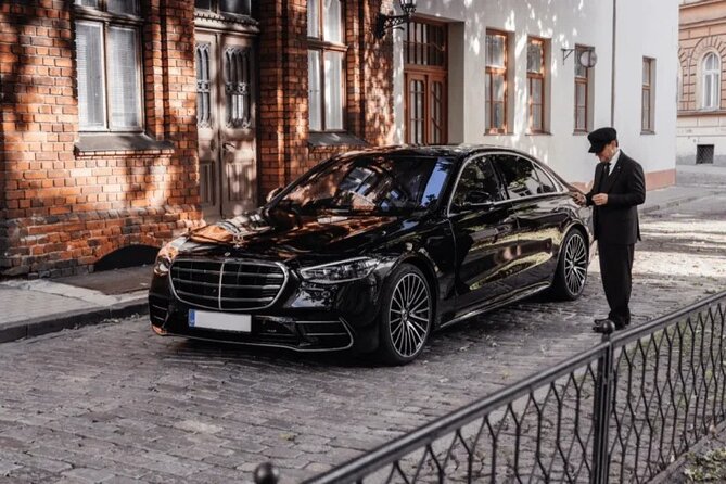 Taxi: Heathrow Airport To or From London - Comfort features that help after a flight
