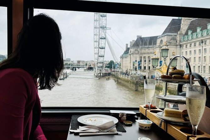 Taylor Swift-Inspired London Afternoon Tea Bus - Friendly hosting, but no city commentary