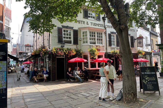 Ted Lasso Tour of Richmond - The Crown and Anchor pub stop