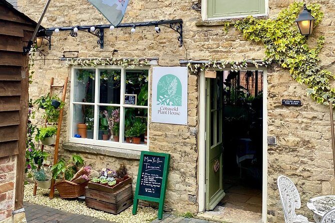 Terrarium Making Experience in Cirencester - Why the self-led format works
