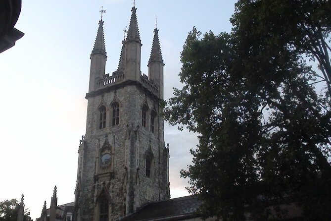The Fading Light London Ghost Walk - Grave robbing at Holy Sepulchre London