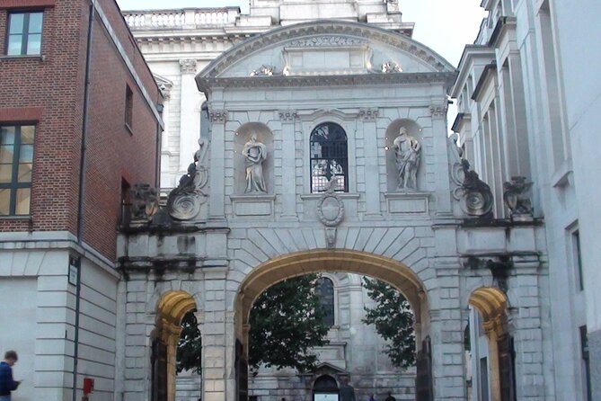 The Fading Light London Ghost Walk - Old Bailey and the memory of Newgate Prison