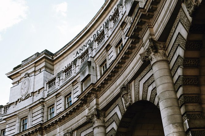 The History of London City Center Tour Semi-Private 12ppl Max - Buckingham Palace and the modern monarchy
